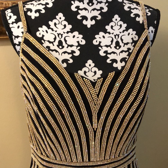 ⭐️Jovani Iridescent crystal beaded deep v back lined dress - Picture 3 of 16